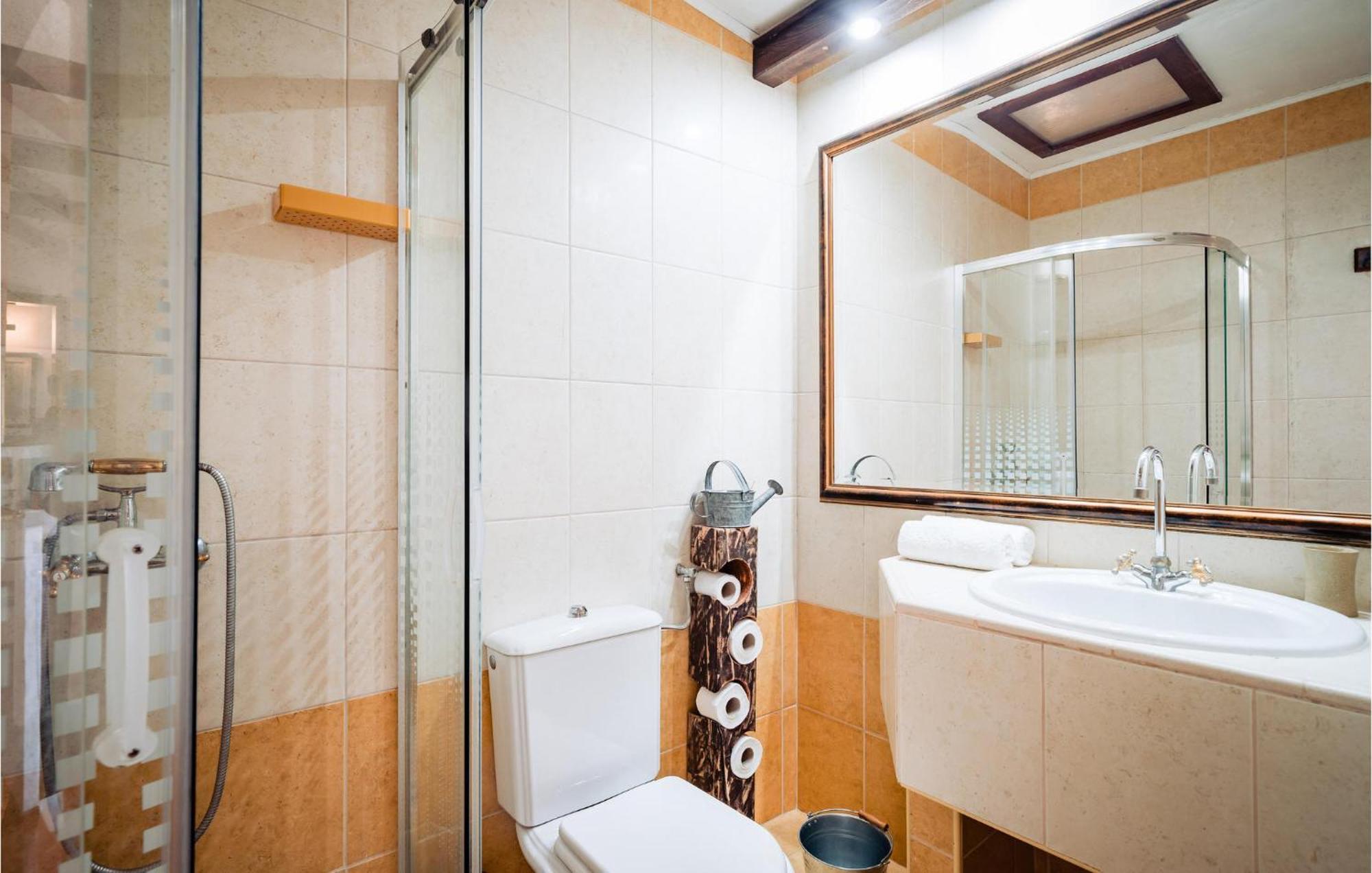 Gorgeous Apartment In Gruda With Jacuzzi Exterior photo